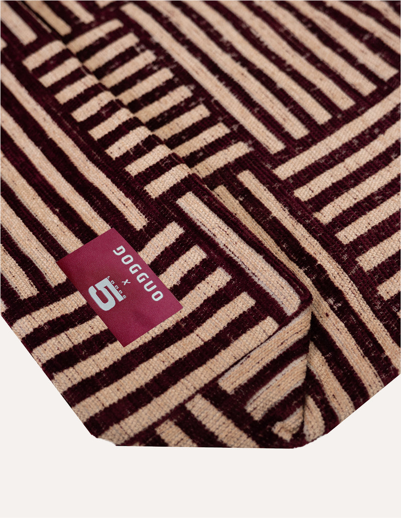 Urban weave cover for flat dog bed