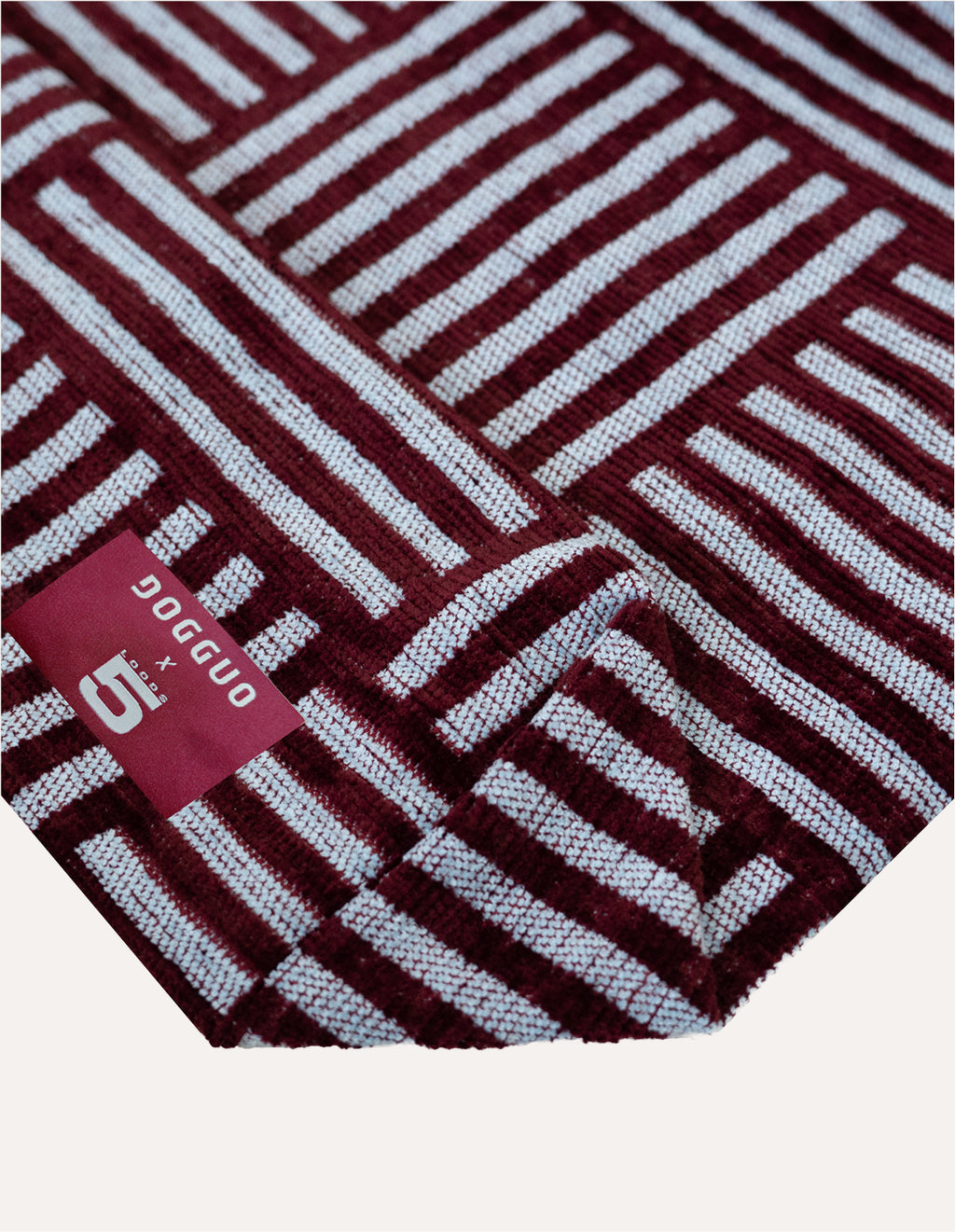 Urban weave cover for flat dog bed