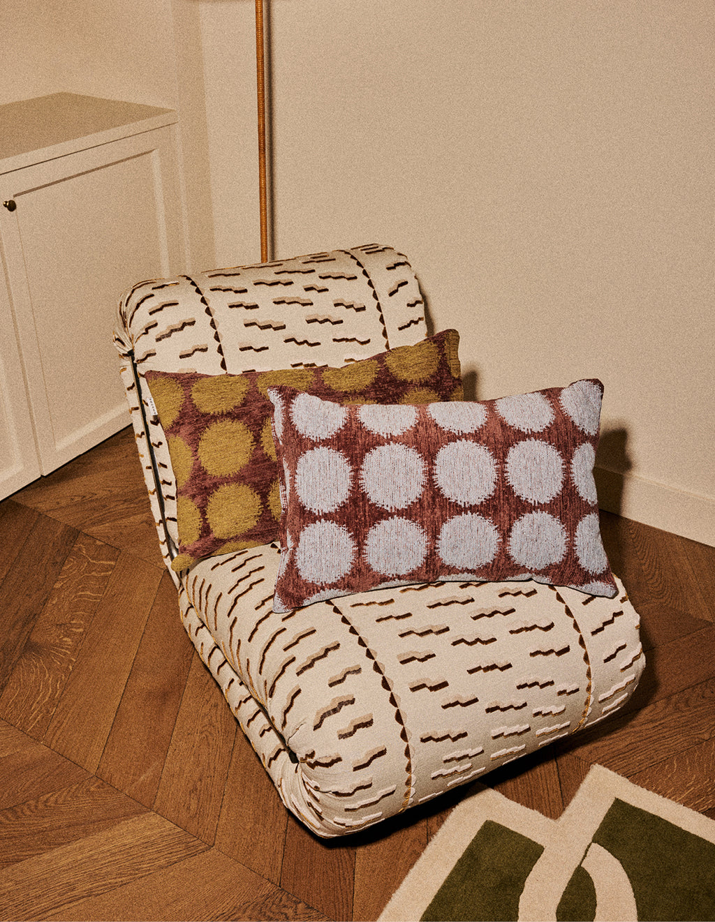 Dot interior cushion