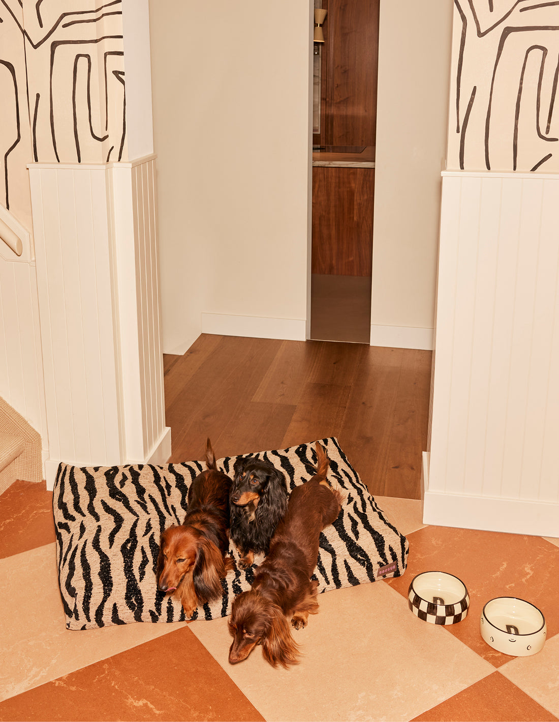 ZEBRA BED - BEIGE/BLACK