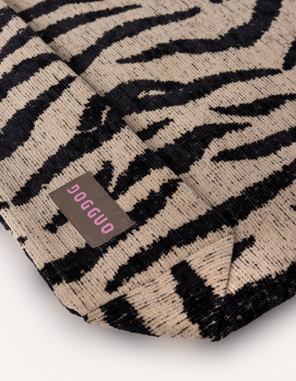 ZEBRA COVER - BEIGE/BLACK