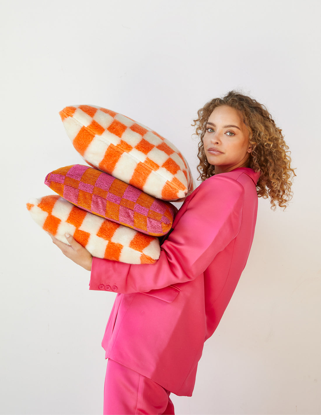 Block fluffy cushion - orange / beige